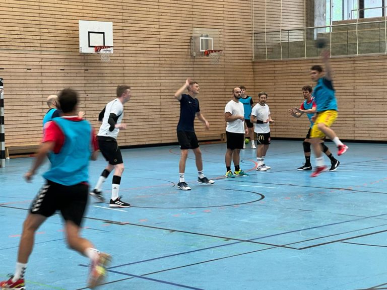 Read more about the article Tolle Moral führt Herren zum ersten Punktgewinn in der Bezirksliga